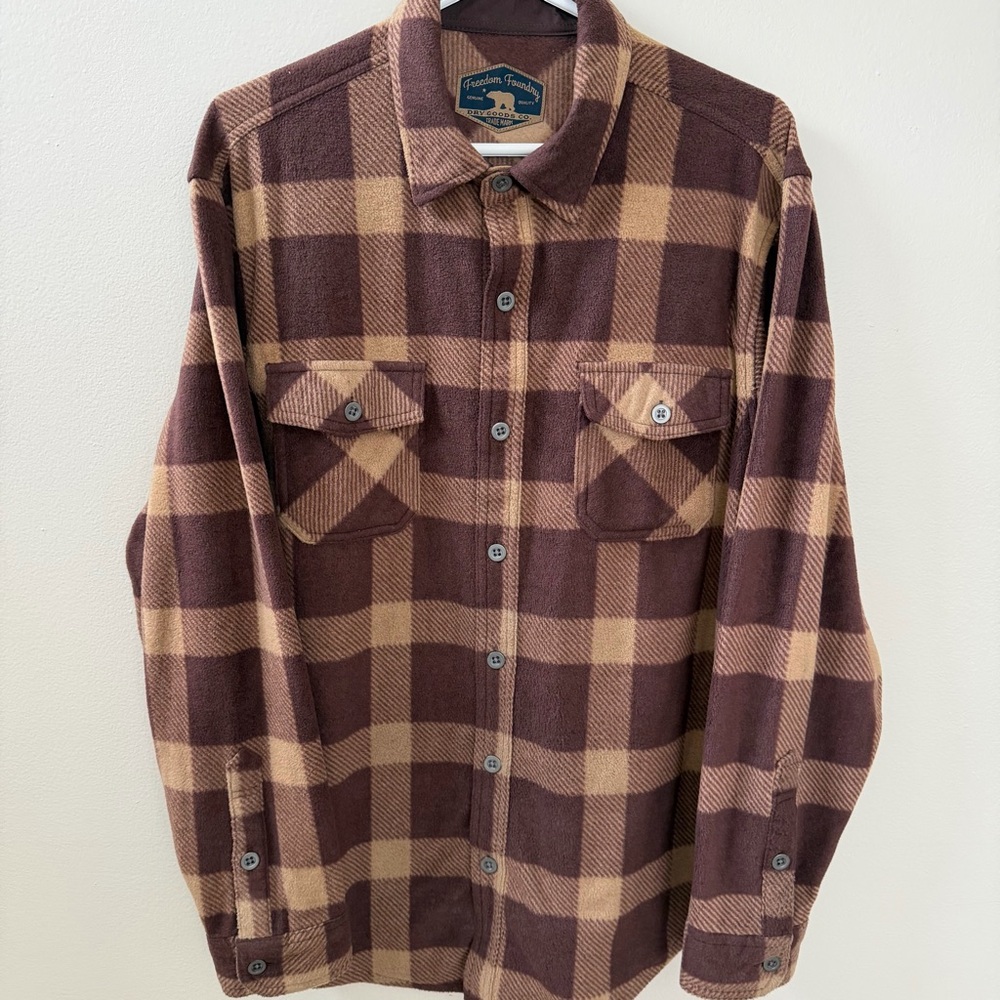 Freedom Foundry Men's Brown and Tan Plaid Fleece Button-Up Shirt, Sz M